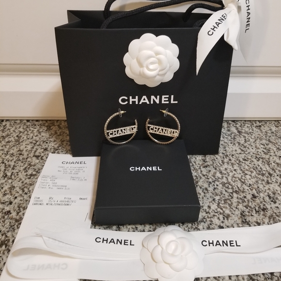 CHANEL Gold Plated.Hoop Earrings - Picture 8 of 17